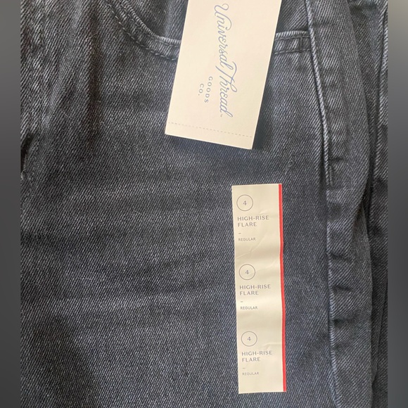 NWT Universal Thread Black Flare Leg Jeans Size 4R - Picture 4 of 6